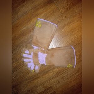 Pro Rose, Brown and Purple Gardening Gloves, Size Medium